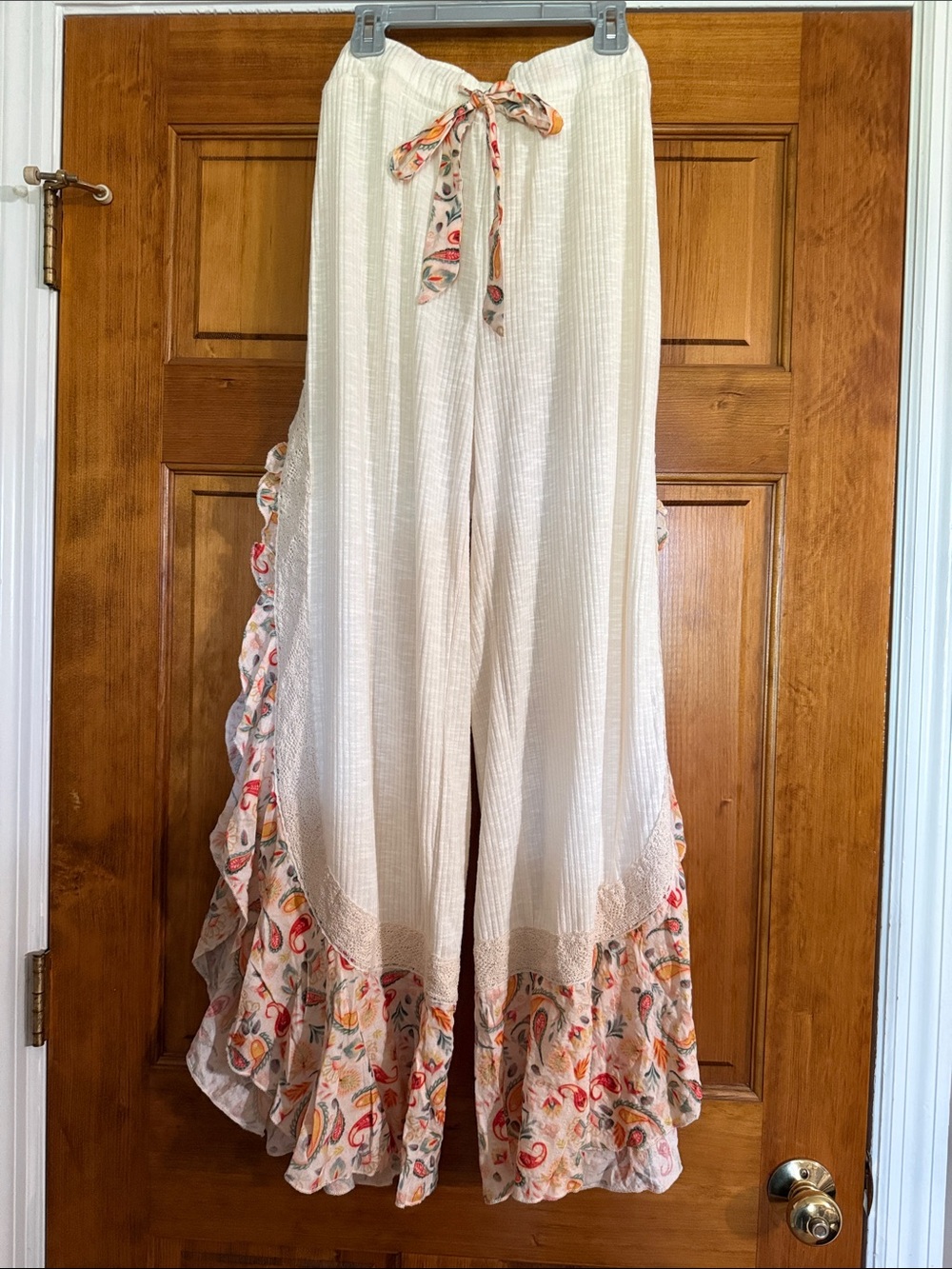 POL Cream Floral Paisley Tiered Set with Coral Accents - Picture 2 of 6